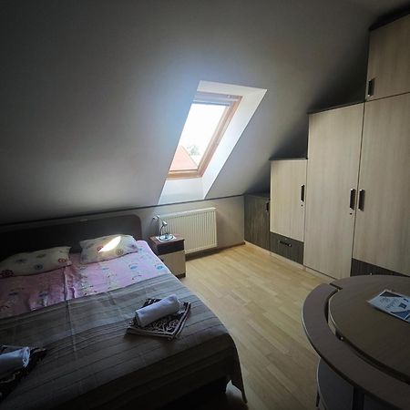 Illes Vendeghaz Hotel Keszthely Luaran gambar