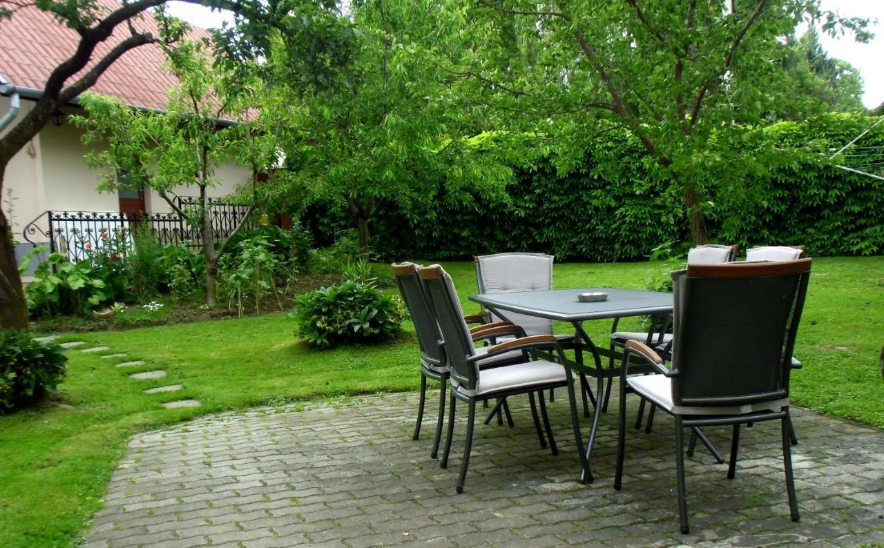 Illes Vendeghaz Hotel Keszthely Luaran gambar