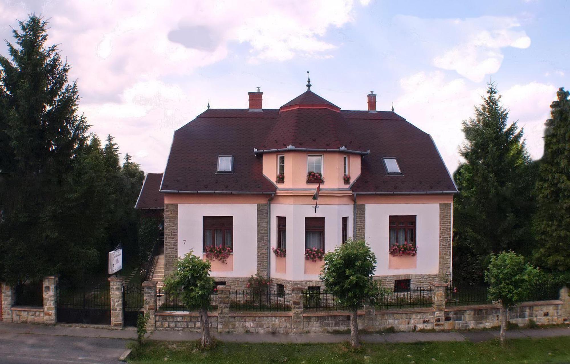 Illes Vendeghaz Hotel Keszthely Luaran gambar