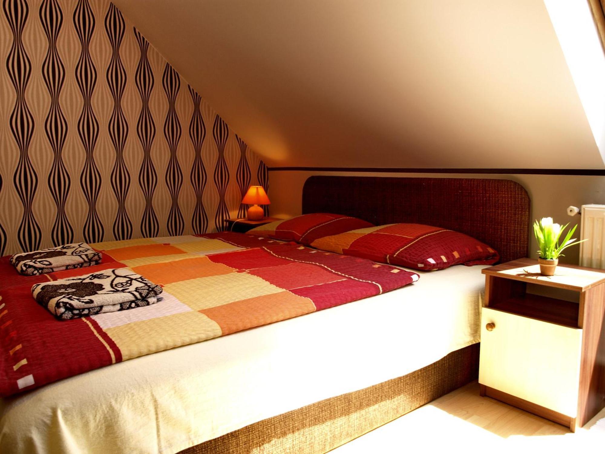Illes Vendeghaz Hotel Keszthely Luaran gambar
