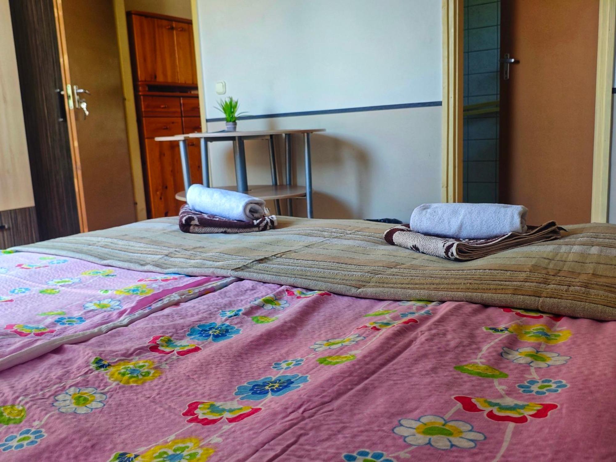 Illes Vendeghaz Hotel Keszthely Luaran gambar
