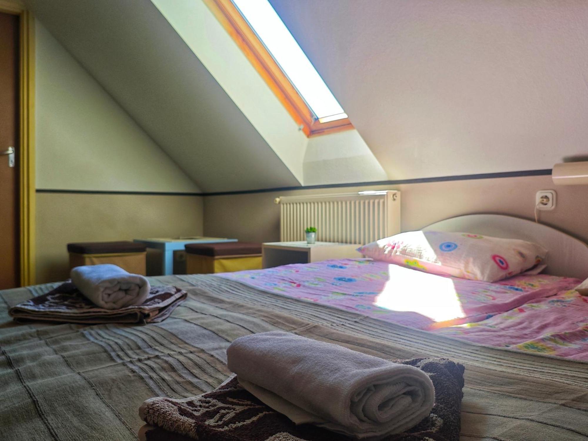 Illes Vendeghaz Hotel Keszthely Luaran gambar