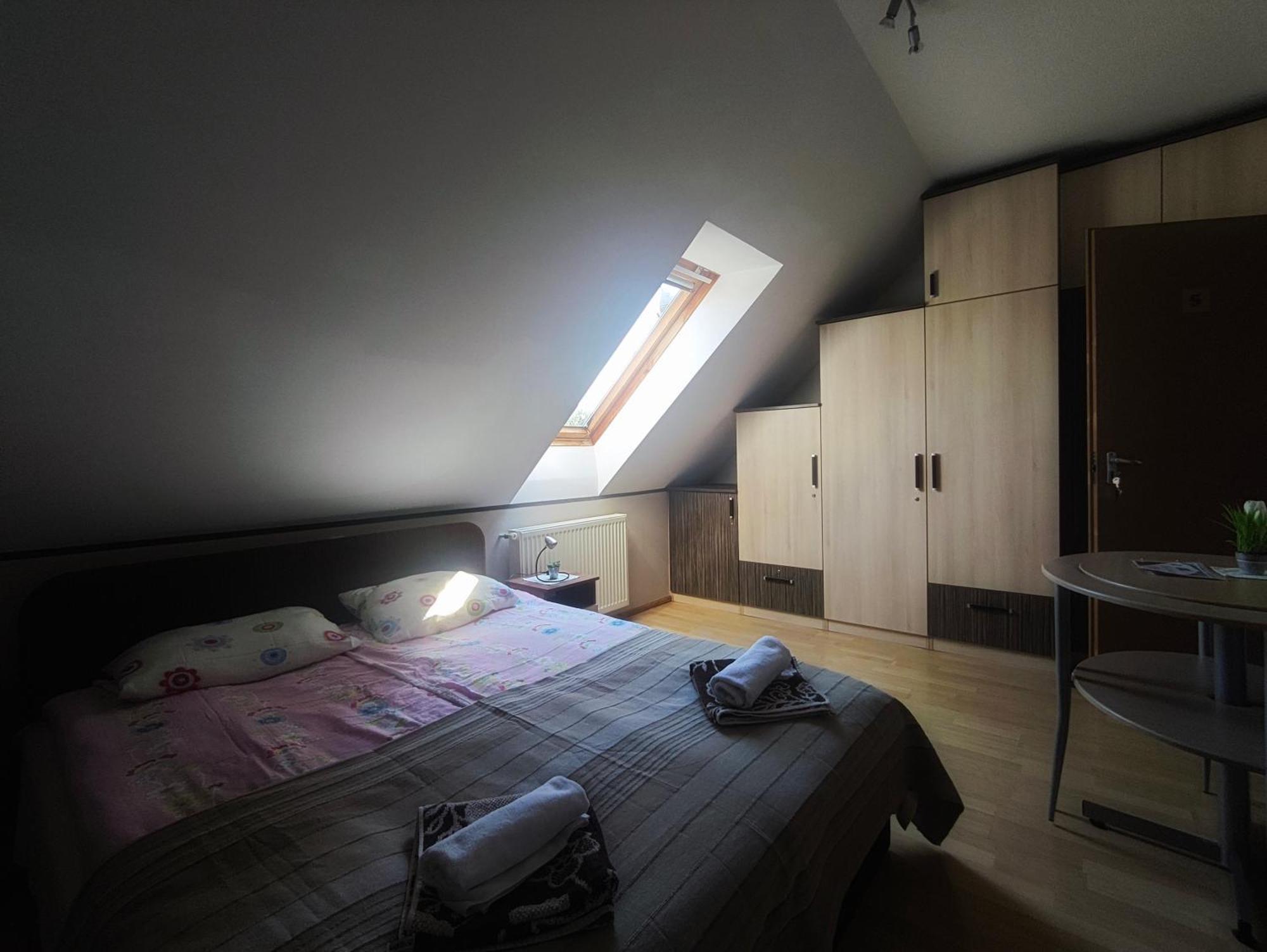 Illes Vendeghaz Hotel Keszthely Luaran gambar