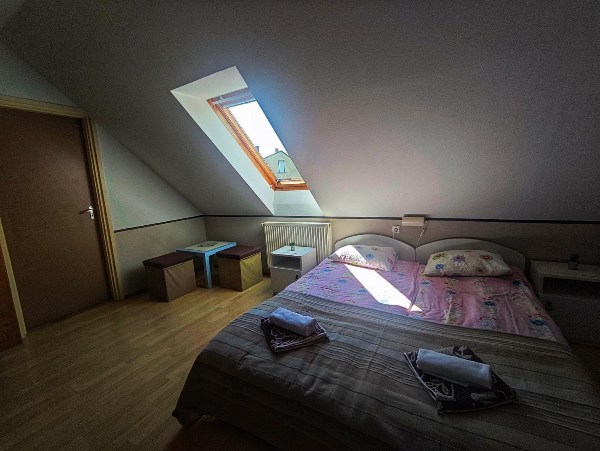 Illes Vendeghaz Hotel Keszthely Luaran gambar