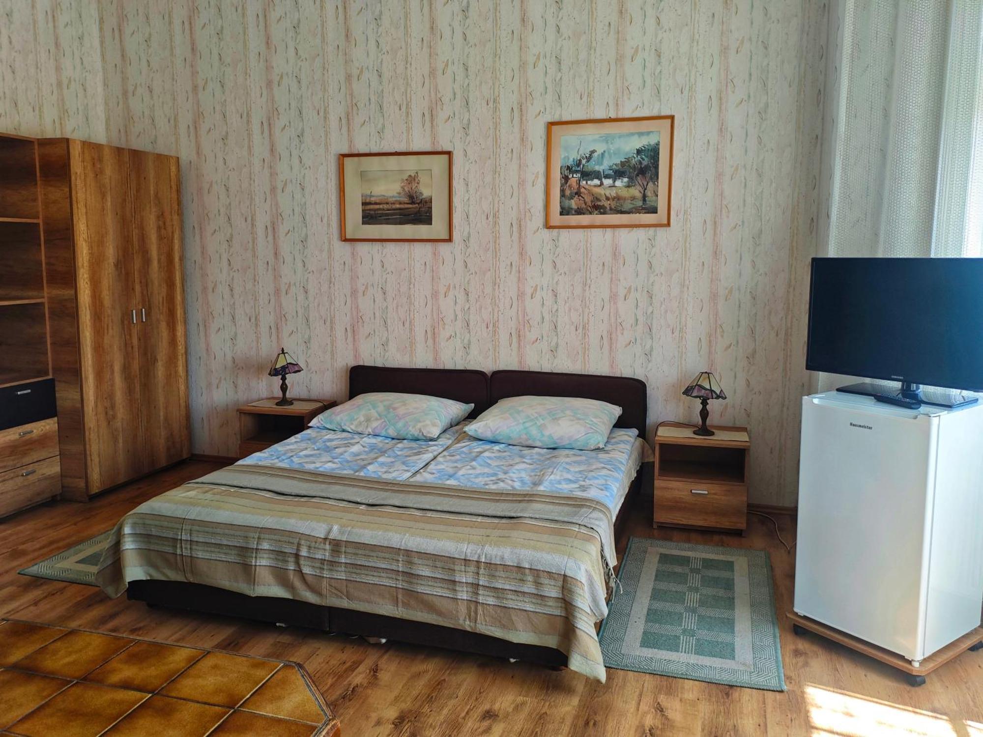 Illes Vendeghaz Hotel Keszthely Luaran gambar
