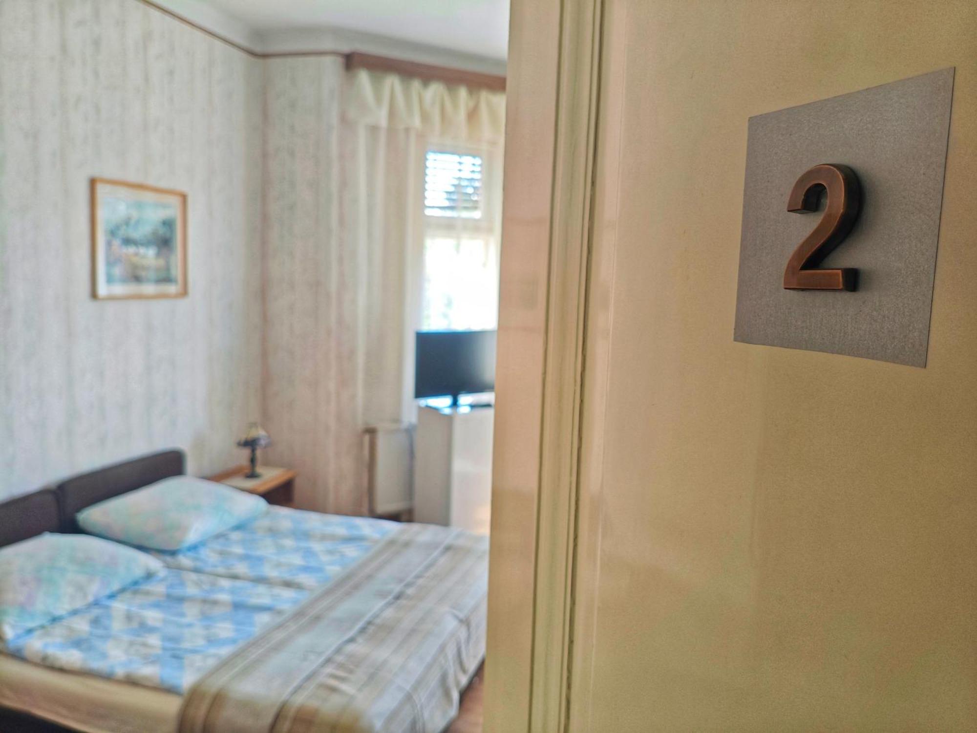 Illes Vendeghaz Hotel Keszthely Luaran gambar