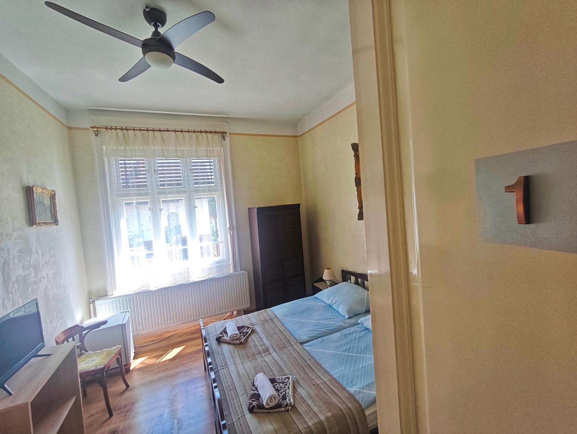 Illes Vendeghaz Hotel Keszthely Luaran gambar