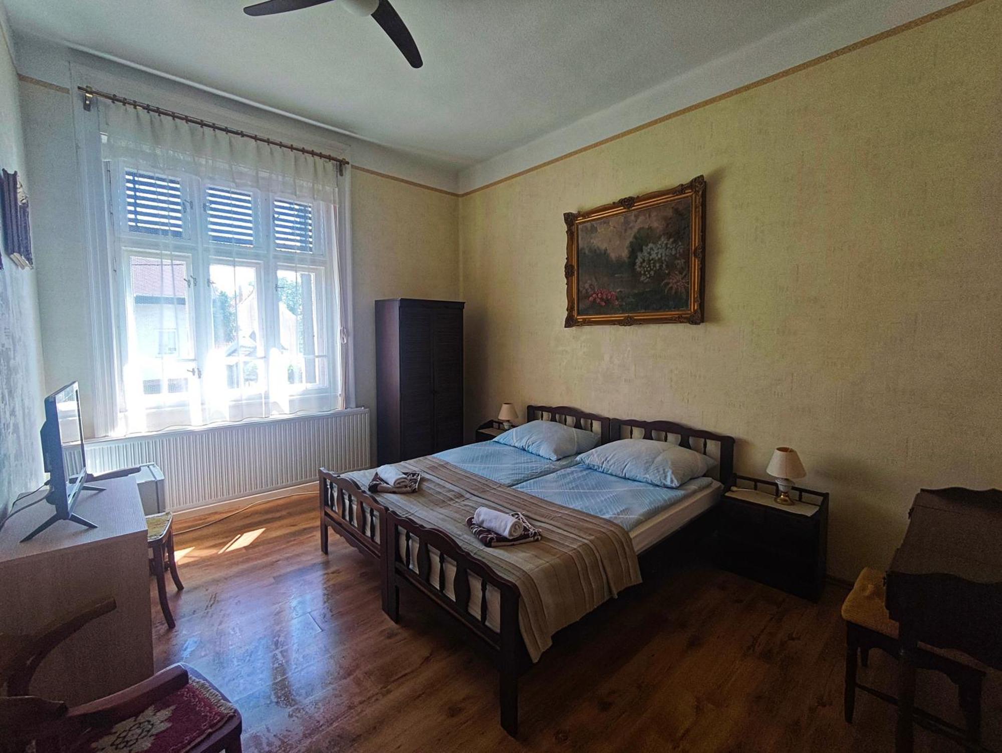 Illes Vendeghaz Hotel Keszthely Luaran gambar