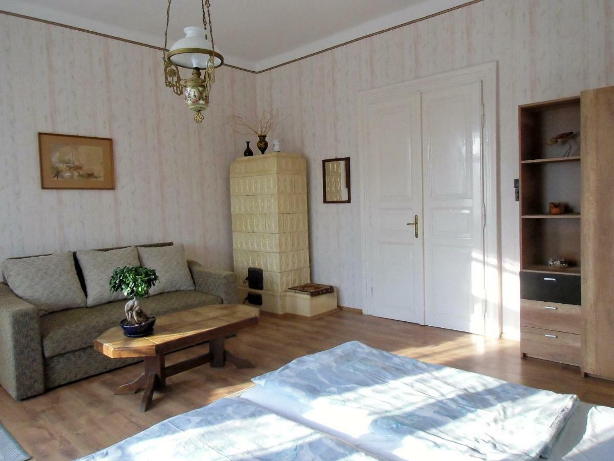Illes Vendeghaz Hotel Keszthely Luaran gambar