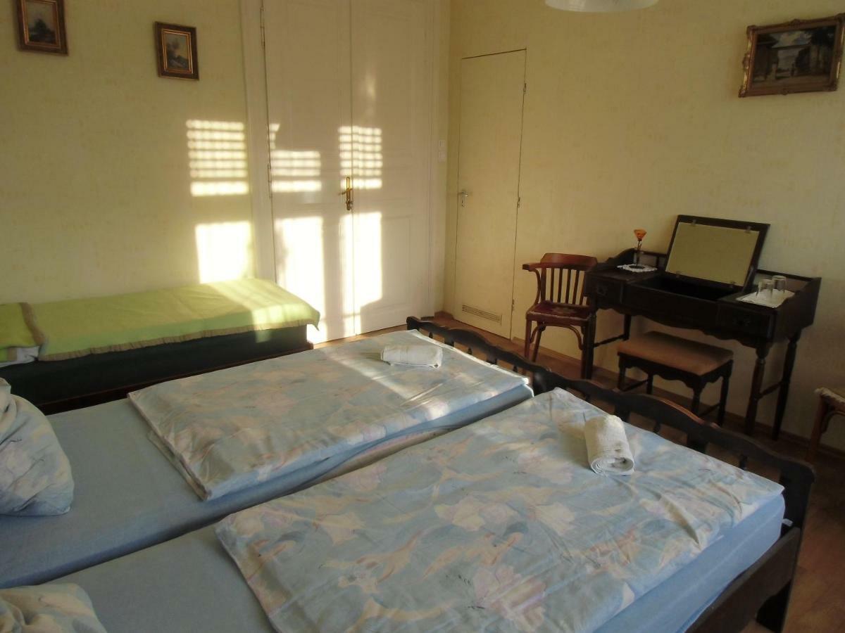 Illes Vendeghaz Hotel Keszthely Luaran gambar