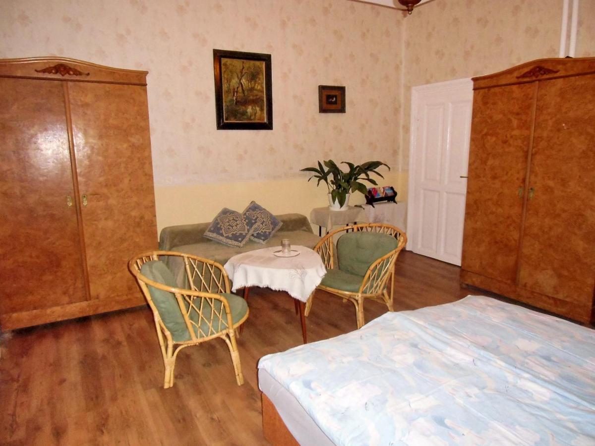 Illes Vendeghaz Hotel Keszthely Luaran gambar