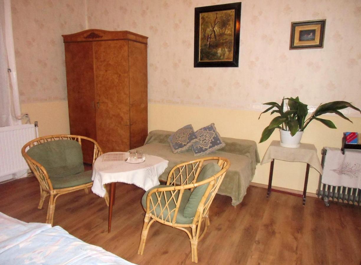 Illes Vendeghaz Hotel Keszthely Luaran gambar